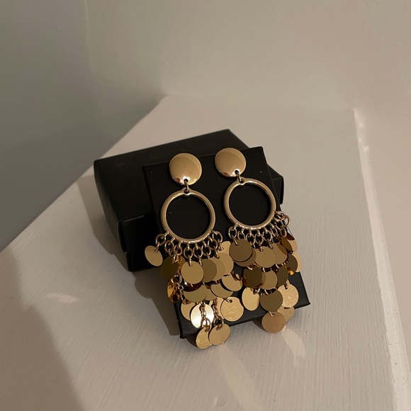 NEW Gold Sequin Earrings - Picture 4 of 4